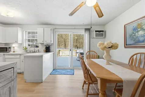 15 Fieldstone Drive Londonderry NH 03053