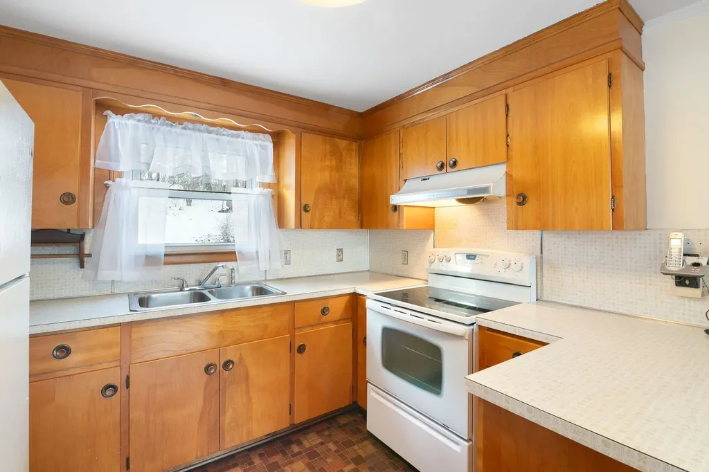 39 Atwood Street Brattleboro VT 05301