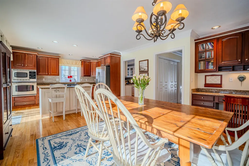 3 Chisholm Farm Drive Stratham NH 03885