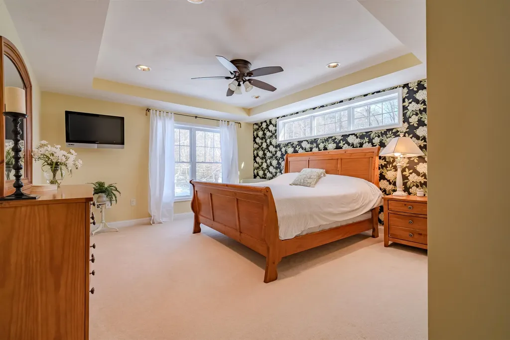 3 Chisholm Farm Drive Stratham NH 03885