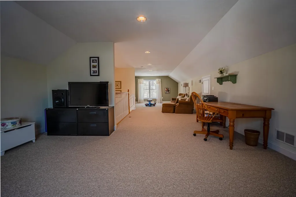 3 Chisholm Farm Drive Stratham NH 03885