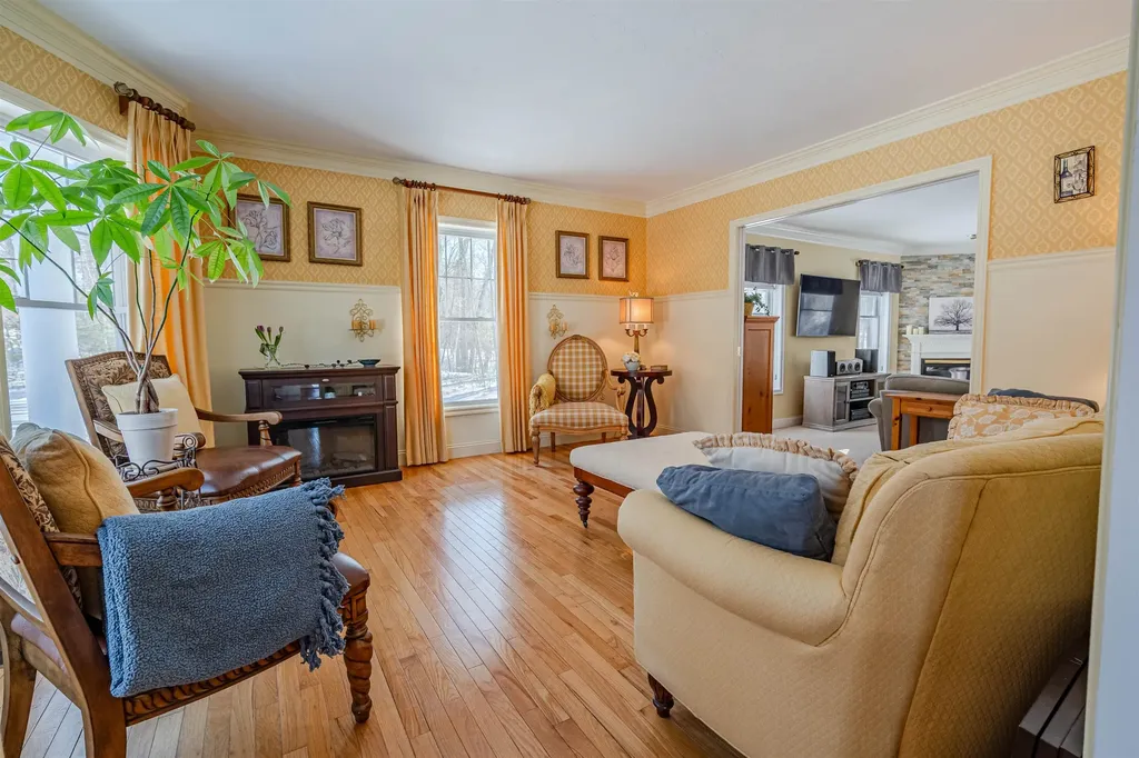 3 Chisholm Farm Drive Stratham NH 03885