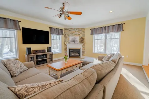 3 Chisholm Farm Drive Stratham NH 03885