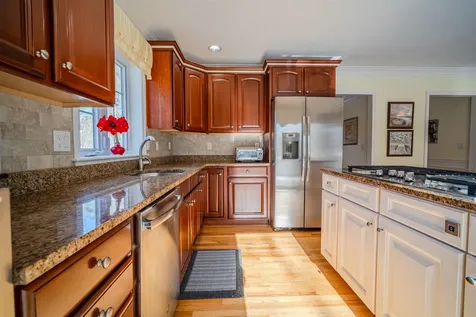 3 Chisholm Farm Drive Stratham NH 03885