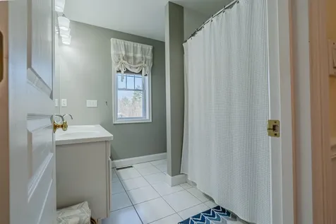 3 Chisholm Farm Drive Stratham NH 03885