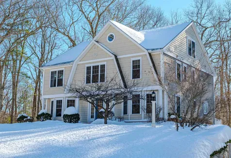 3 Chisholm Farm Drive Stratham NH 03885