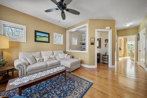 81 N High Street Derry NH 03038