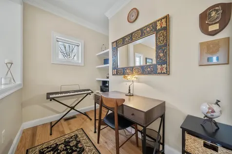 81 N High Street Derry NH 03038