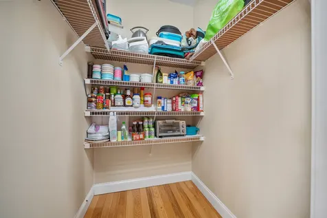 81 N High Street Derry NH 03038