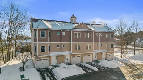 81 N High Street Derry NH 03038