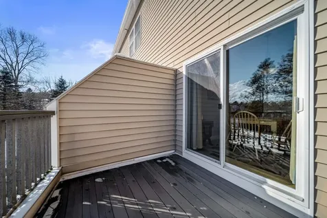 81 N High Street Derry NH 03038