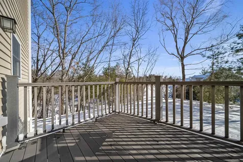 81 N High Street Derry NH 03038