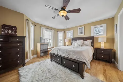 81 N High Street Derry NH 03038