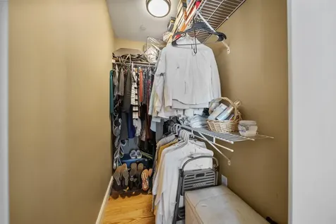 81 N High Street Derry NH 03038