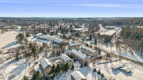 81 N High Street Derry NH 03038