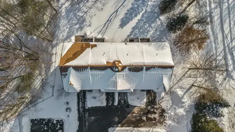 81 N High Street Derry NH 03038