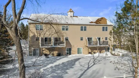 81 N High Street Derry NH 03038