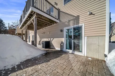 81 N High Street Derry NH 03038