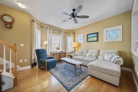 81 N High Street Derry NH 03038