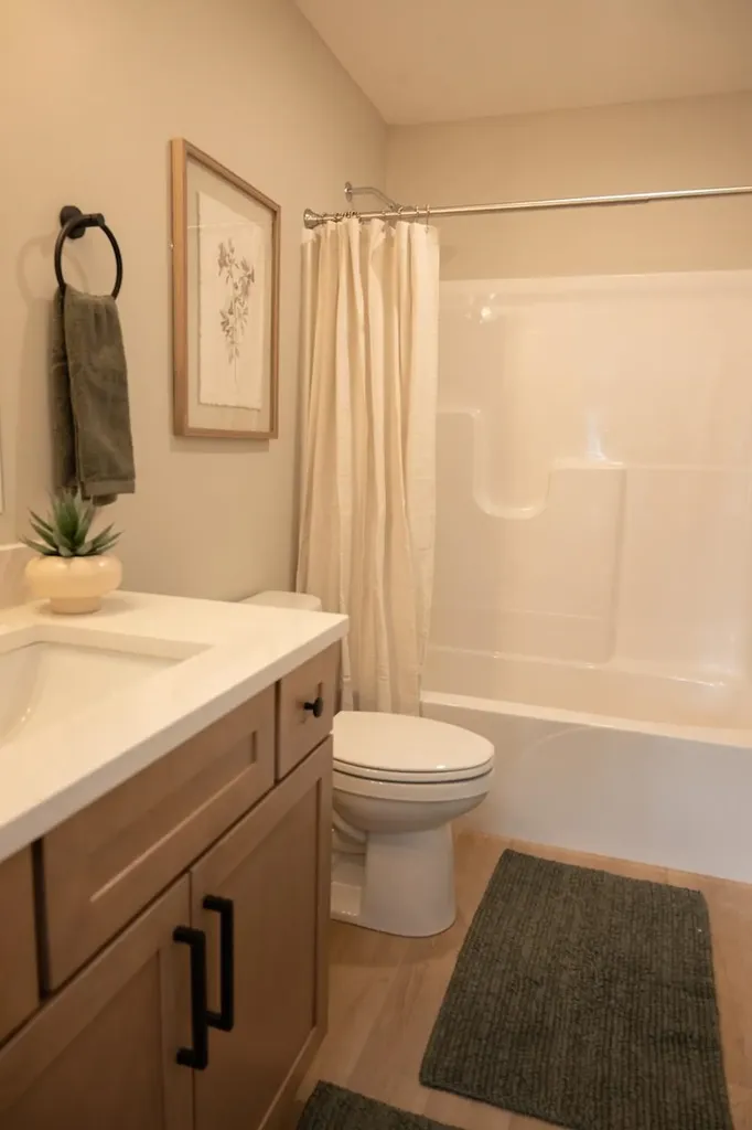 1 Boulder Way Manchester NH 03109