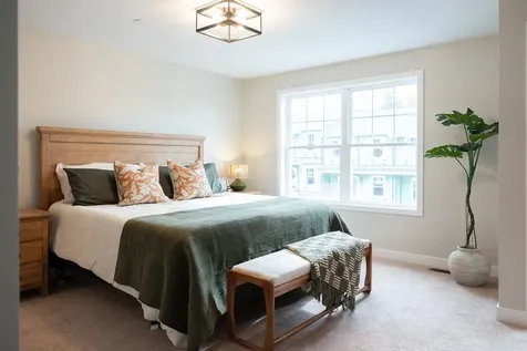 1 Boulder Way Manchester NH 03109