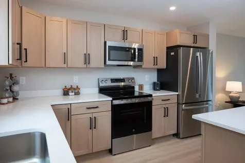 1 Boulder Way Manchester NH 03109