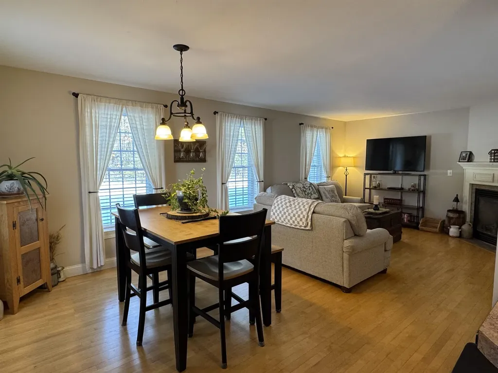 306 River Grant Drive Hopkinton NH 03229