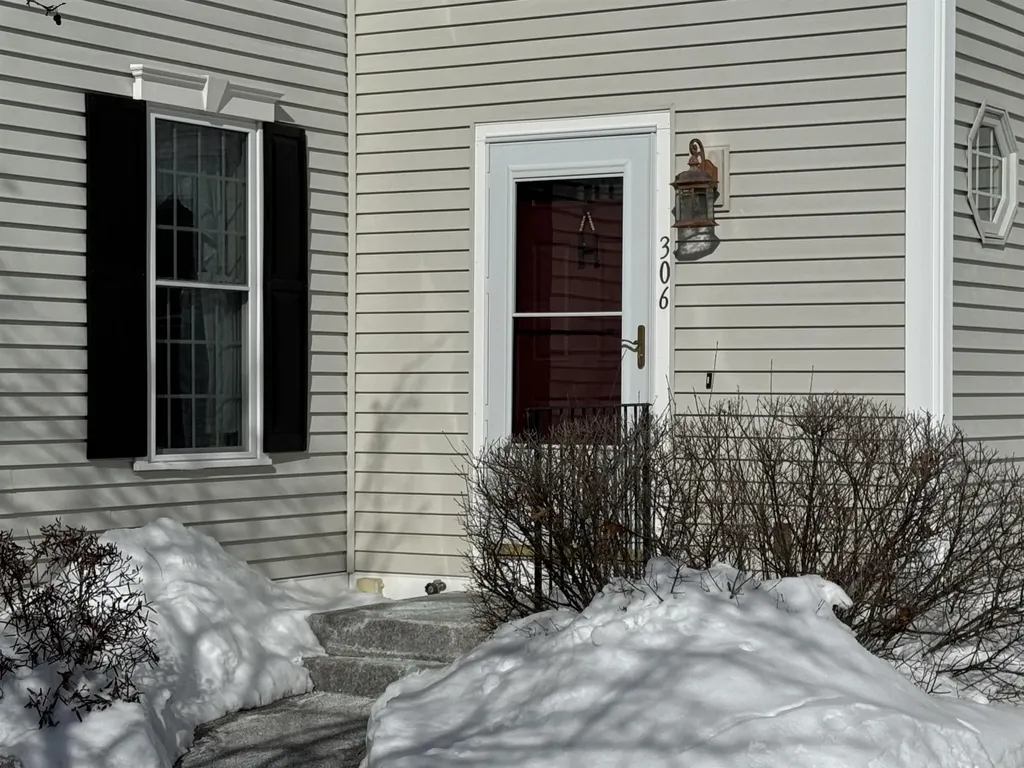 306 River Grant Drive Hopkinton NH 03229