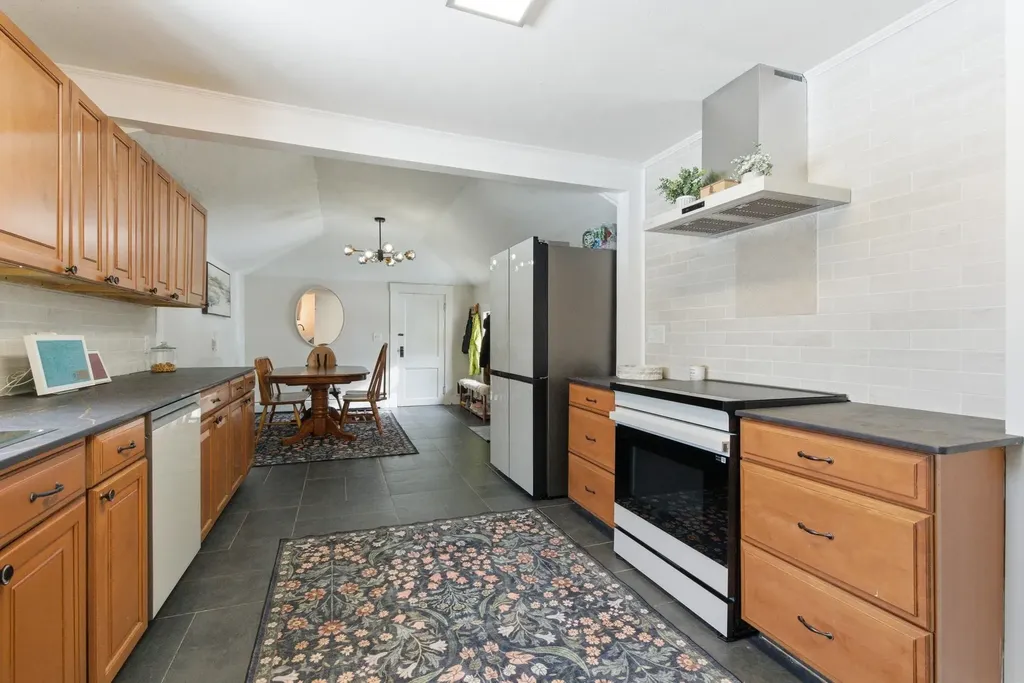 127 Belvidere Street Laconia NH 03246