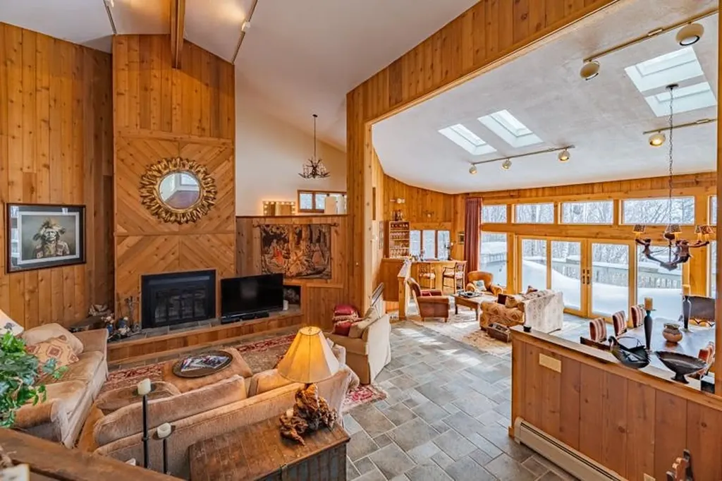 20 Blackberry Lane Peru VT 05152