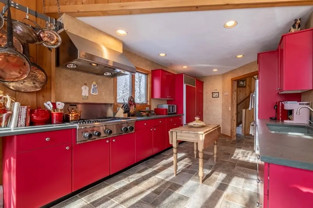 20 Blackberry Lane Peru VT 05152