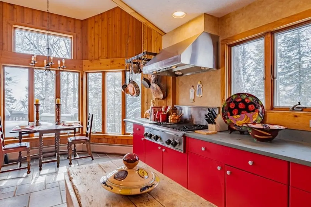 20 Blackberry Lane Peru VT 05152