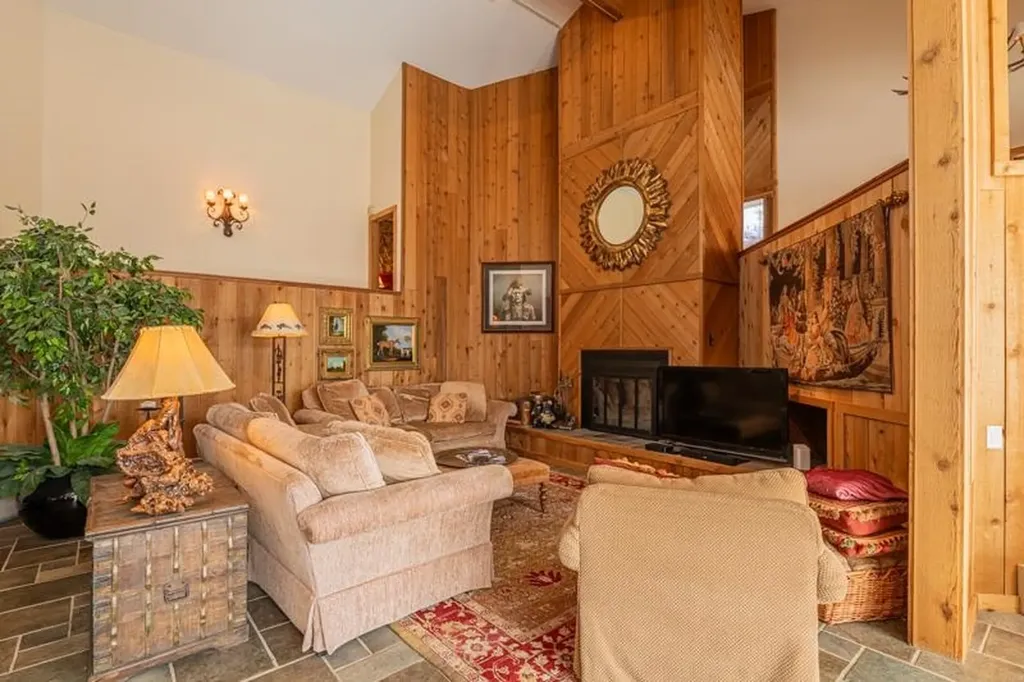 20 Blackberry Lane Peru VT 05152