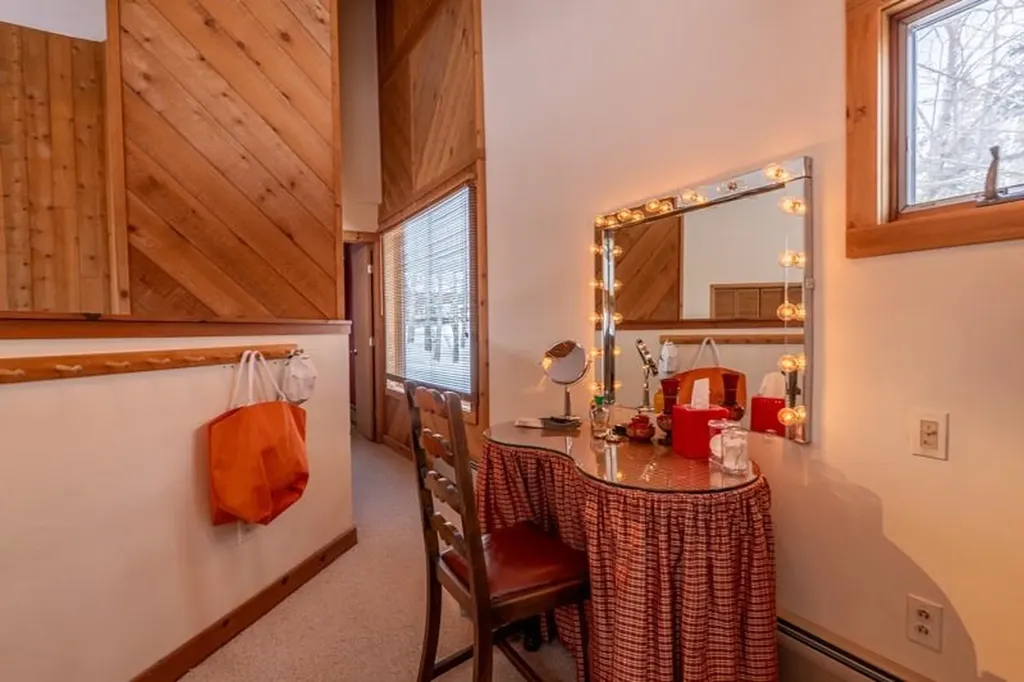 20 Blackberry Lane Peru VT 05152