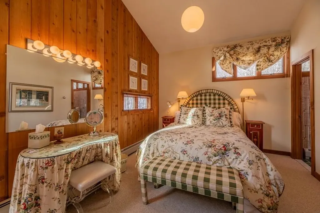 20 Blackberry Lane Peru VT 05152