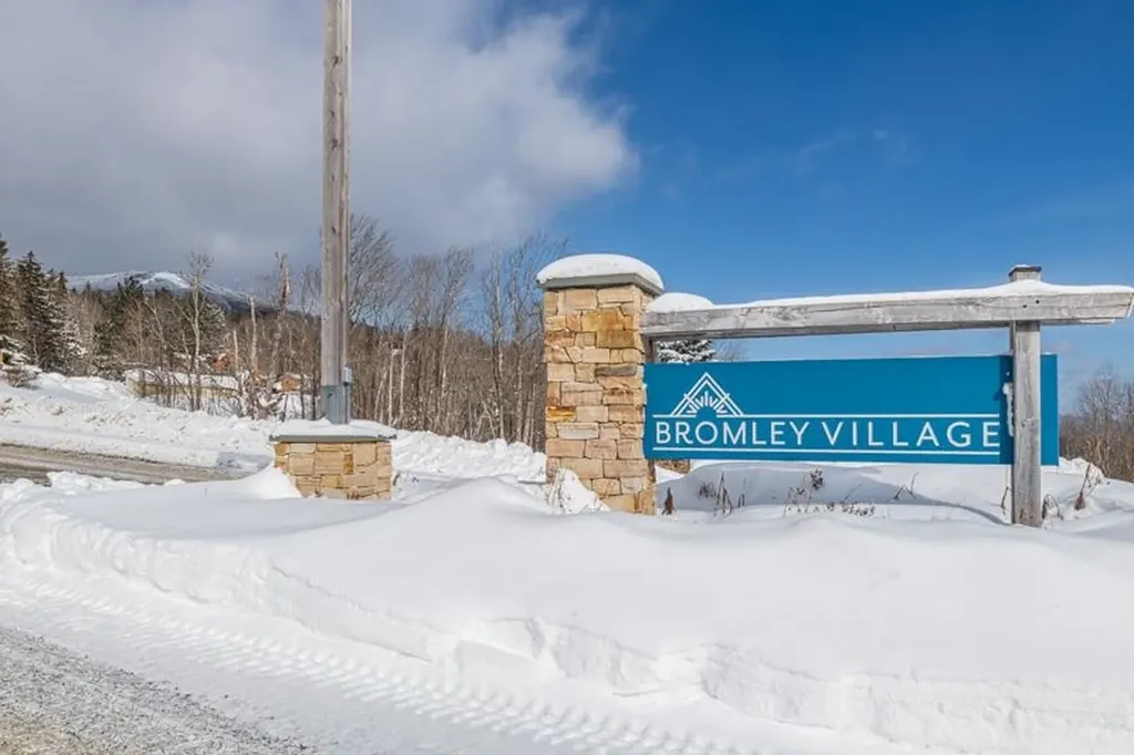 20 Blackberry Lane Peru VT 05152