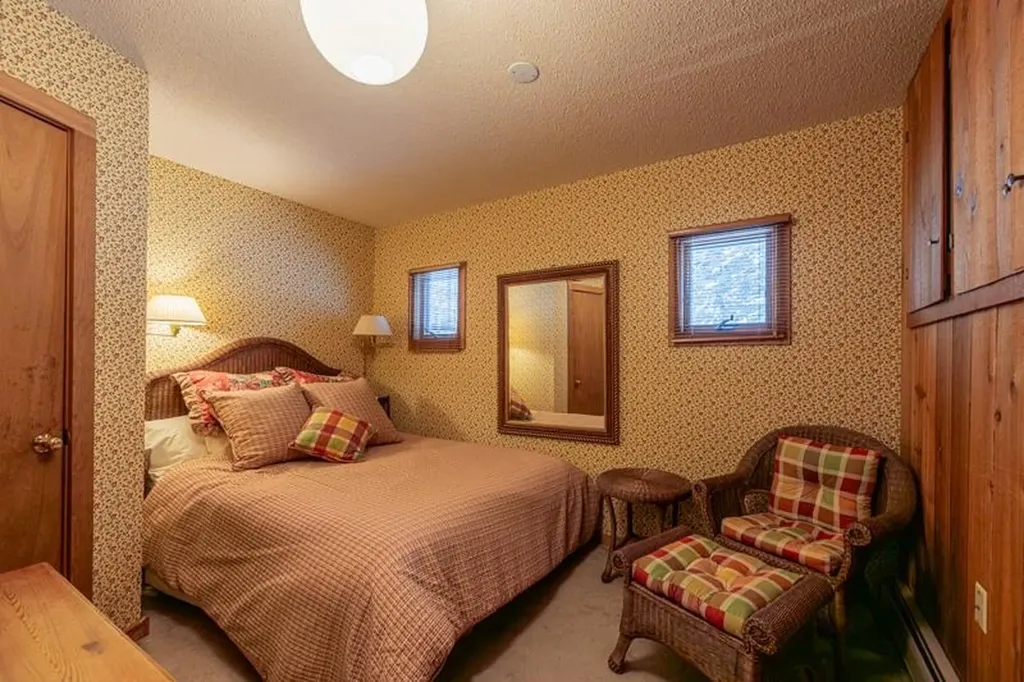 20 Blackberry Lane Peru VT 05152