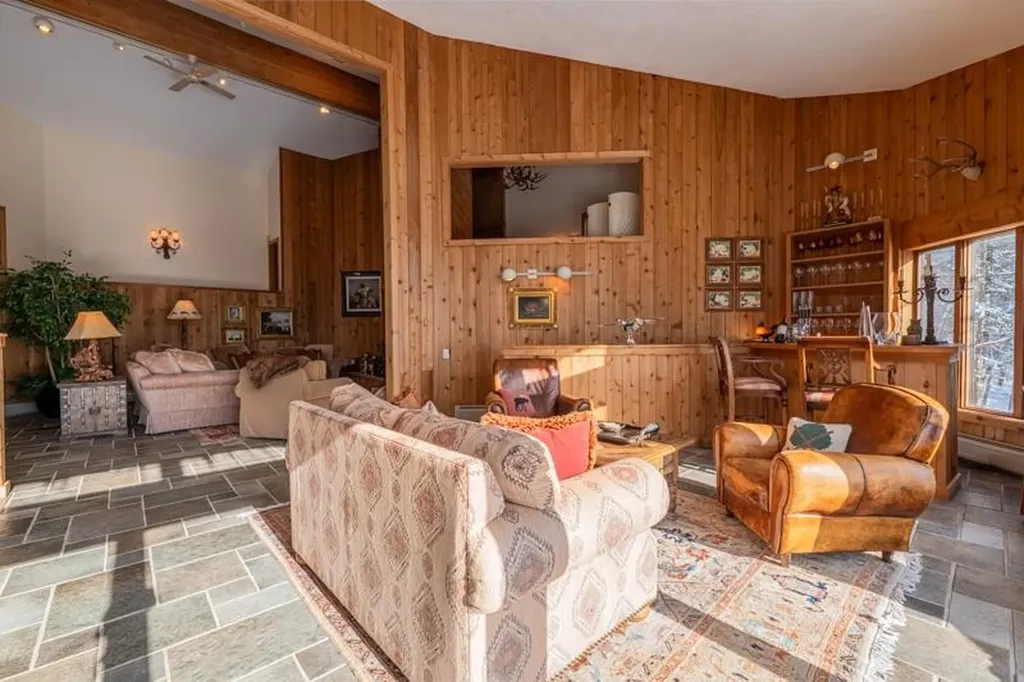 20 Blackberry Lane Peru VT 05152