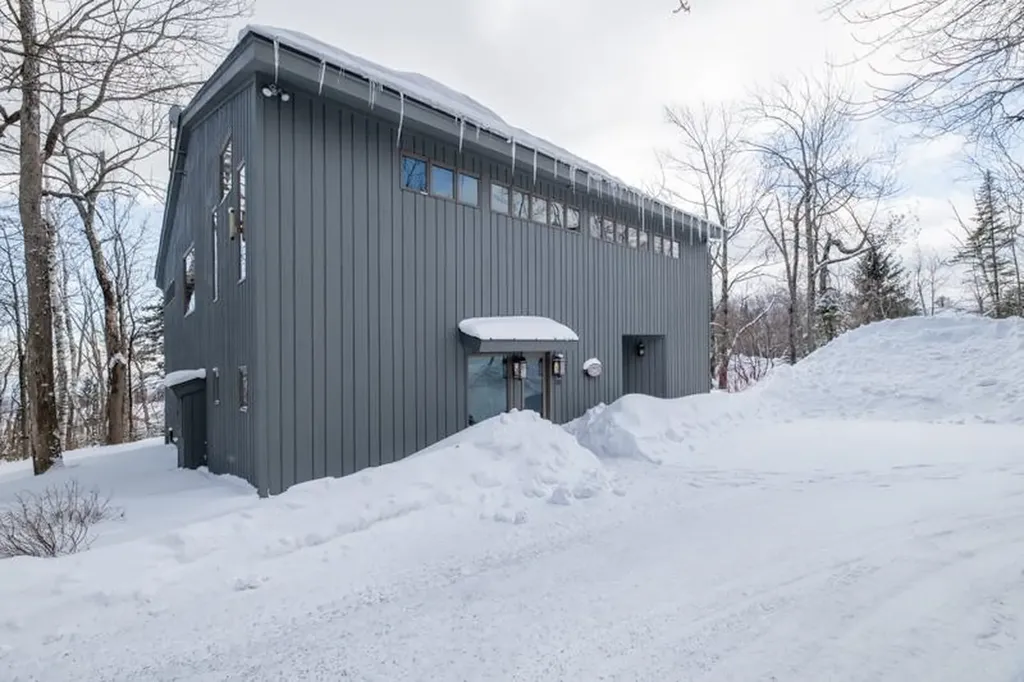 20 Blackberry Lane Peru VT 05152