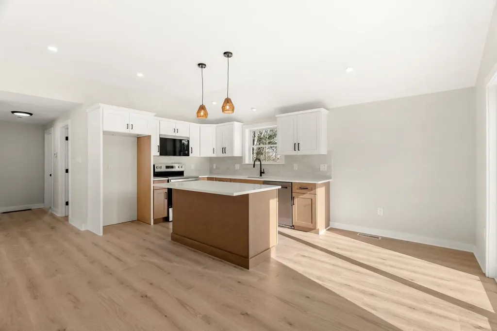 40 Hillside Avenue Derry NH 03038