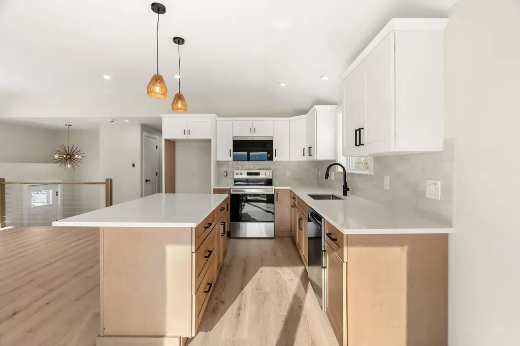 40 Hillside Avenue Derry NH 03038