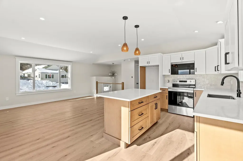 40 Hillside Avenue Derry NH 03038