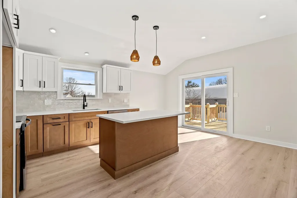 40 Hillside Avenue Derry NH 03038