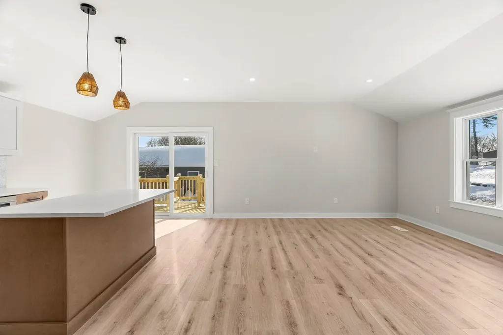 40 Hillside Avenue Derry NH 03038