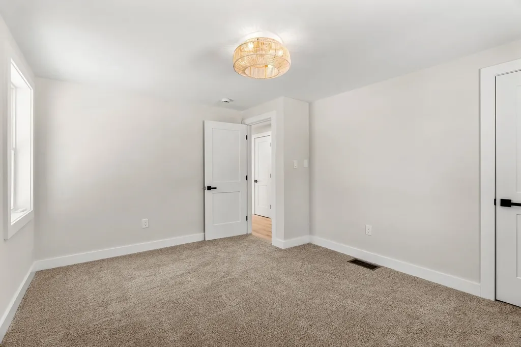 40 Hillside Avenue Derry NH 03038