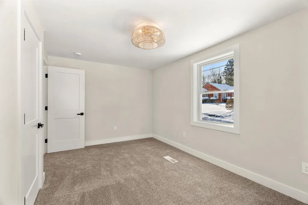 40 Hillside Avenue Derry NH 03038