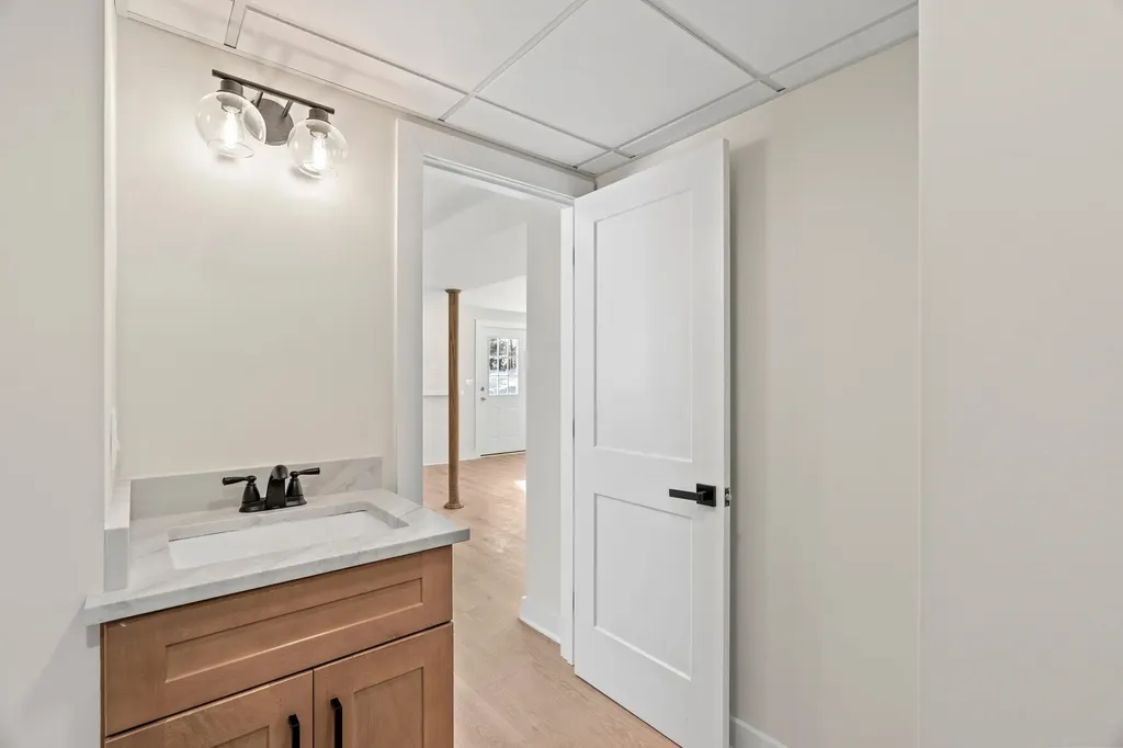 40 Hillside Avenue Derry NH 03038