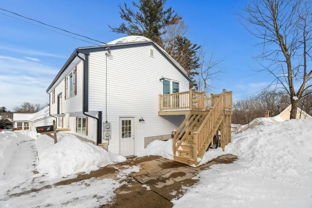 40 Hillside Avenue Derry NH 03038