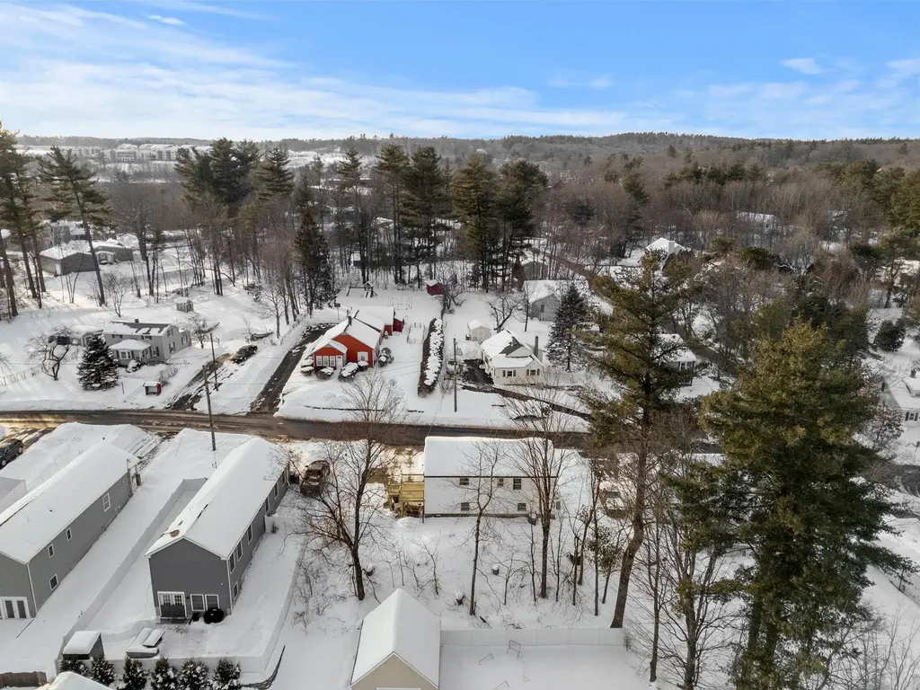 40 Hillside Avenue Derry NH 03038