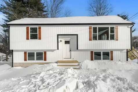 40 Hillside Avenue Derry NH 03038